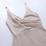 Andreia - Elegant and Versatile Dress