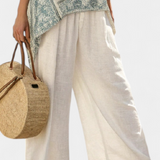 Annalisa – Comfortable Printed Blouse and White Wide-Leg Trousers